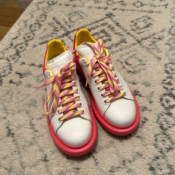 Alexander McQueen Shoes - Alexander McQueen sneakers
